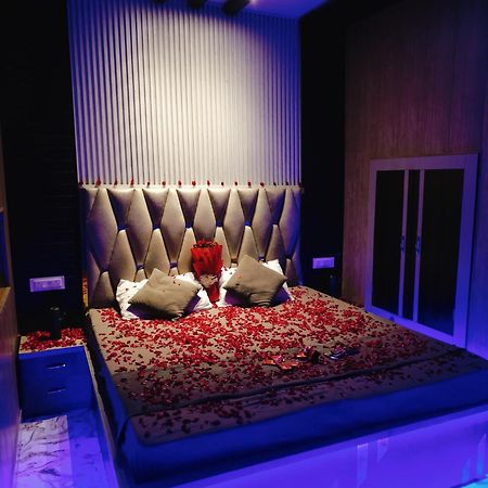 Namo Guest House Only For Indians 瓦拉纳西 外观 照片