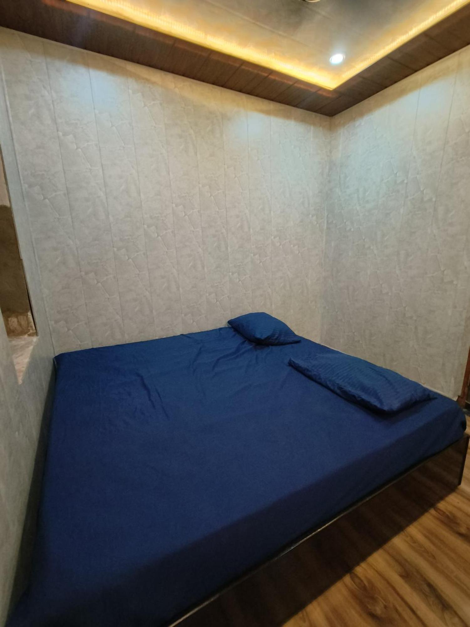 Namo Guest House Only For Indians 瓦拉纳西 外观 照片