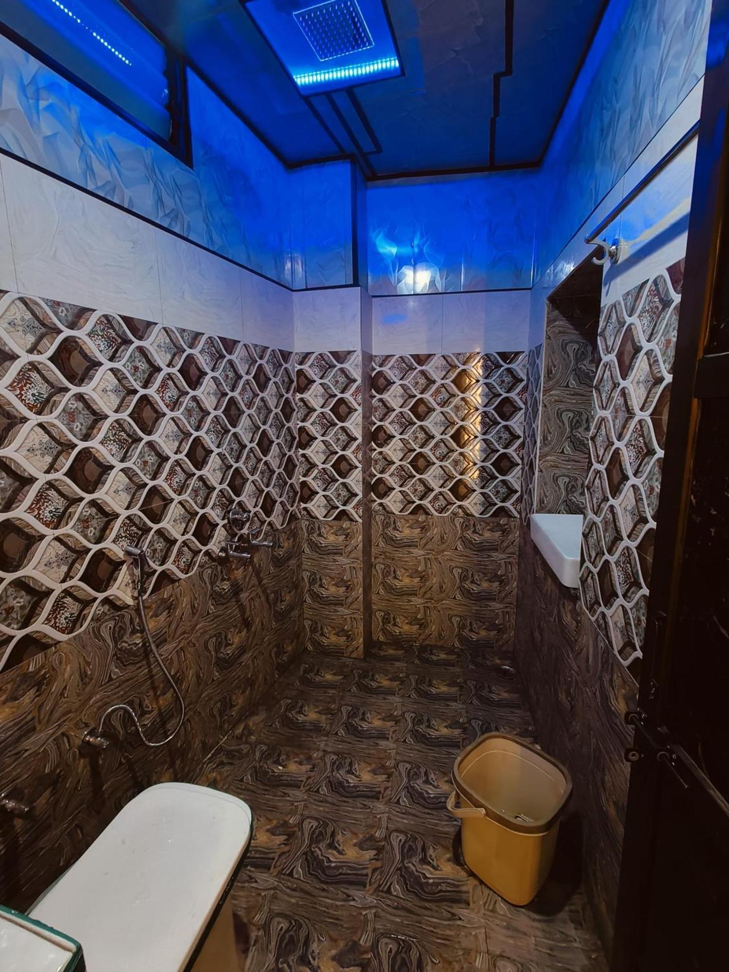 Namo Guest House Only For Indians 瓦拉纳西 外观 照片